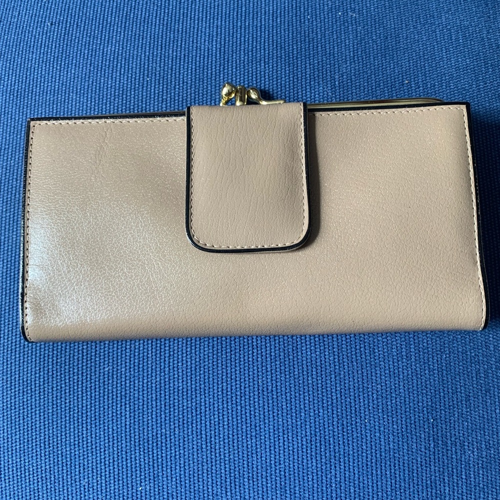 Buxton leather wallet